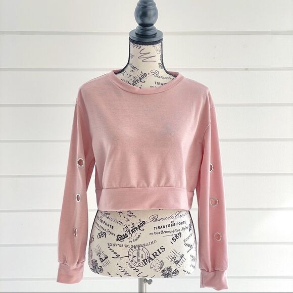 Romwe Women’s Pale Pink Crop Sweatshirt With Grommet Sleeve Details Size Small/4 - Picture 1 of 8